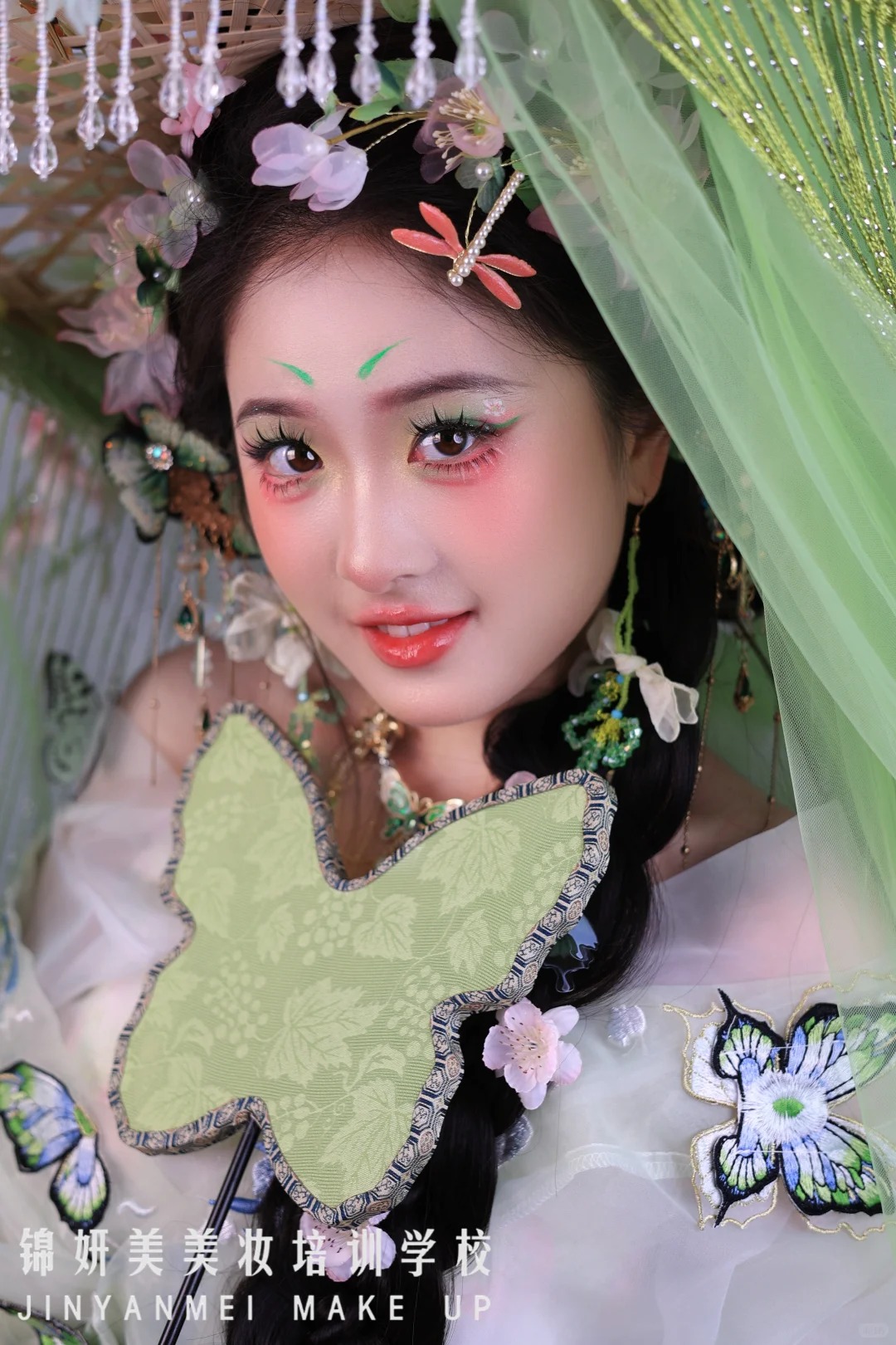 学化妆之眼线篇_1_慕_来自小红书网页版.jpg